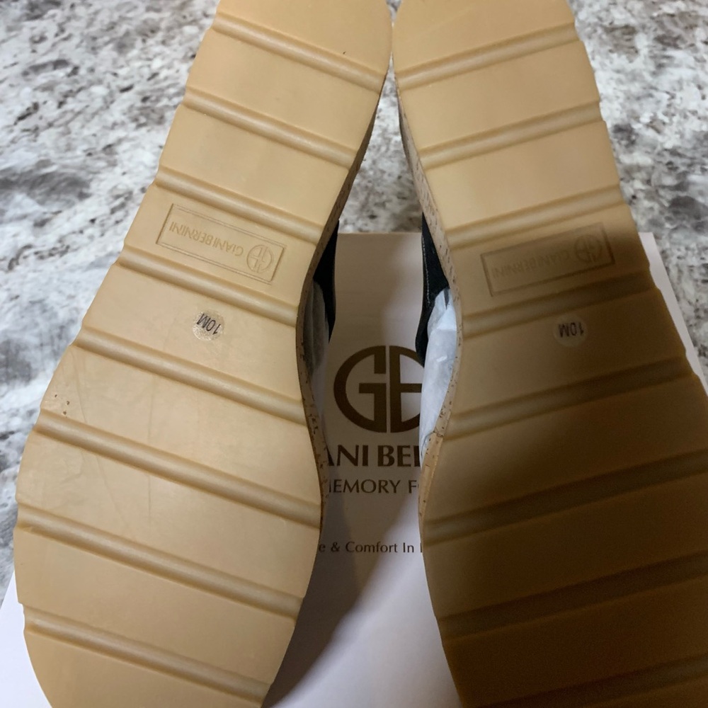 Giani Bernini Tan and Black Sneakers - Picture 4 of 6